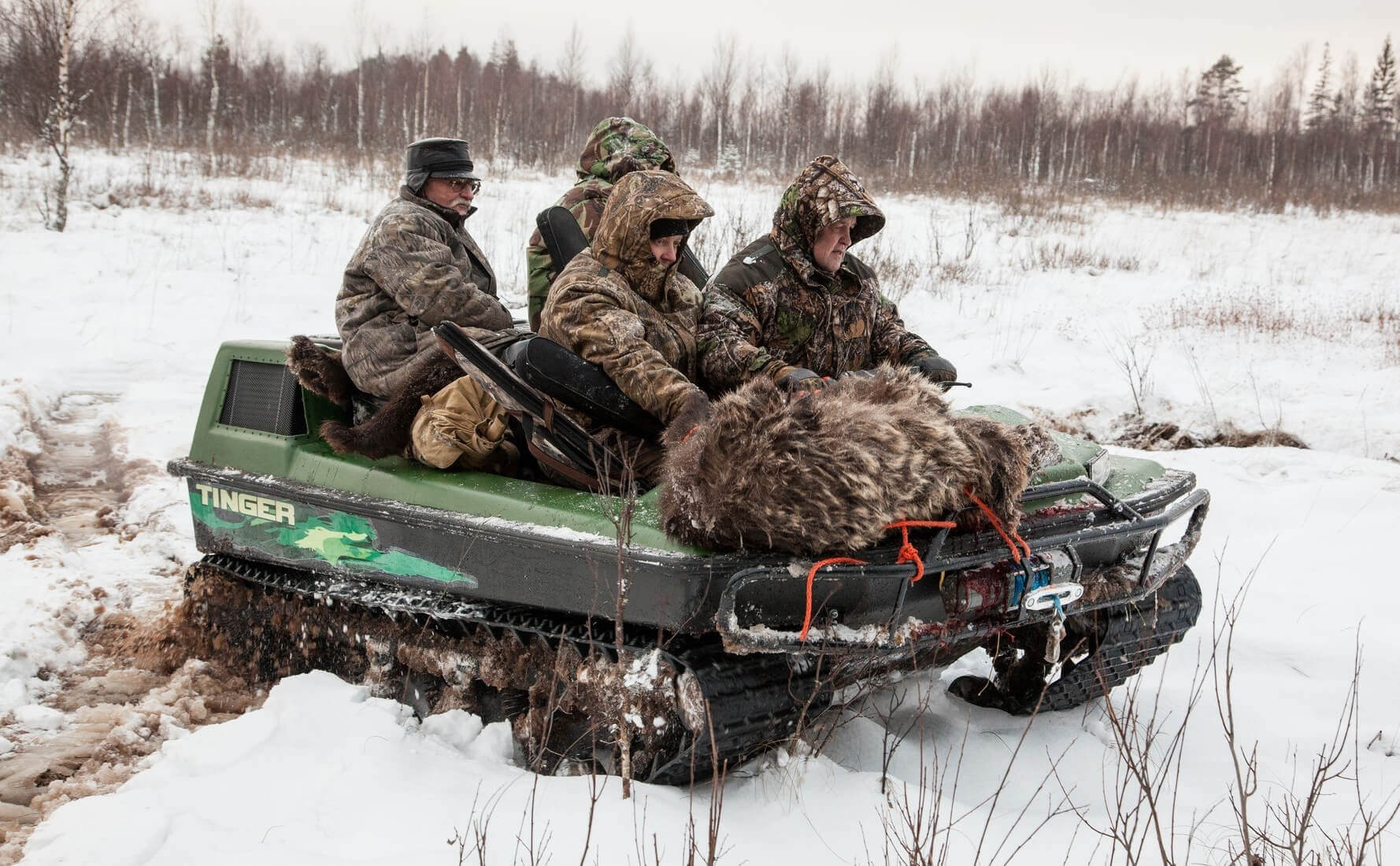 Вездеход омск. Автомобиль Tinger. Колодки для вездехода Tinger. Тингер Bad Russians.